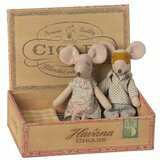 Maman et Papa Souris dans Boite à Cigares