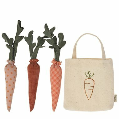 Mini Carottes en Tissu dans Sac Shopping