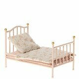 Petit Lit Vintage avec Parure pour Souris - Rose