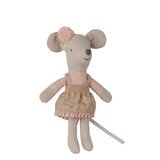 Souris Petite Soeur au Volant